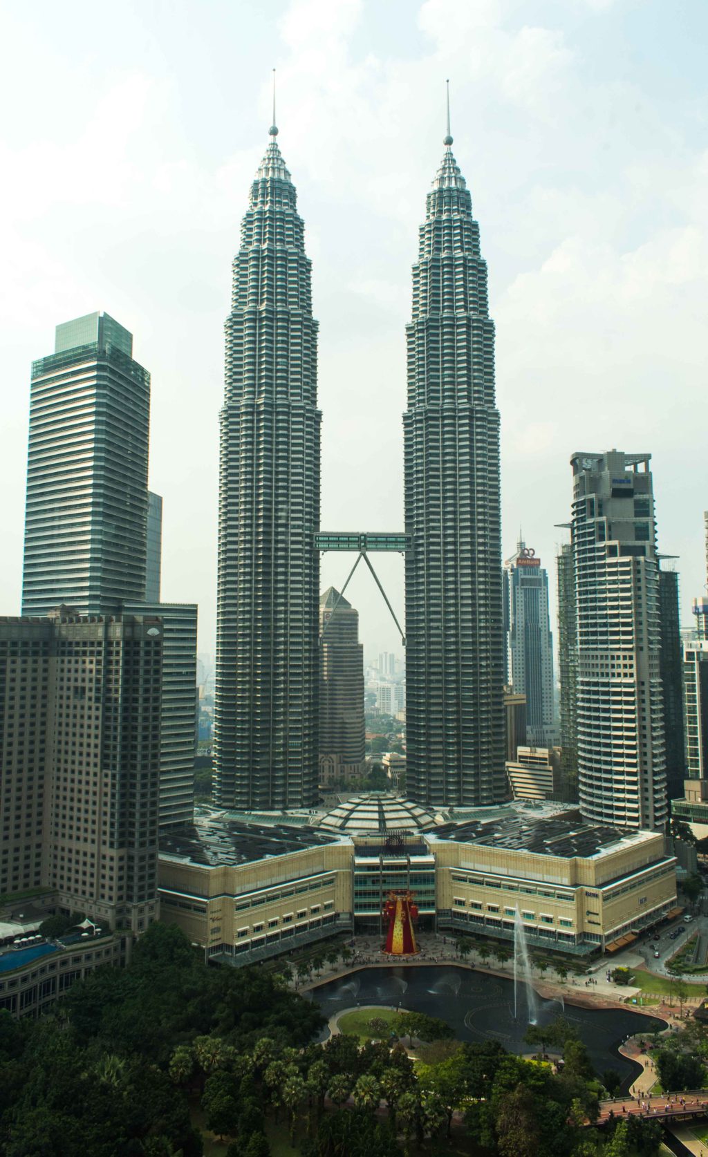 petronas twin towers traders hotel skybar view